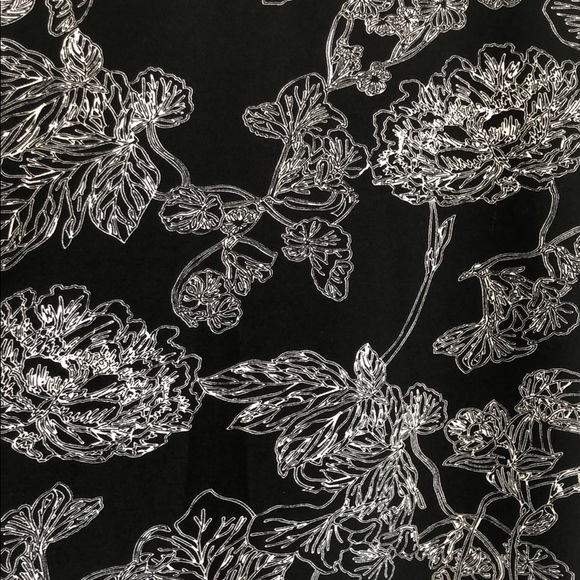 Black & white top - Picture 4 of 4